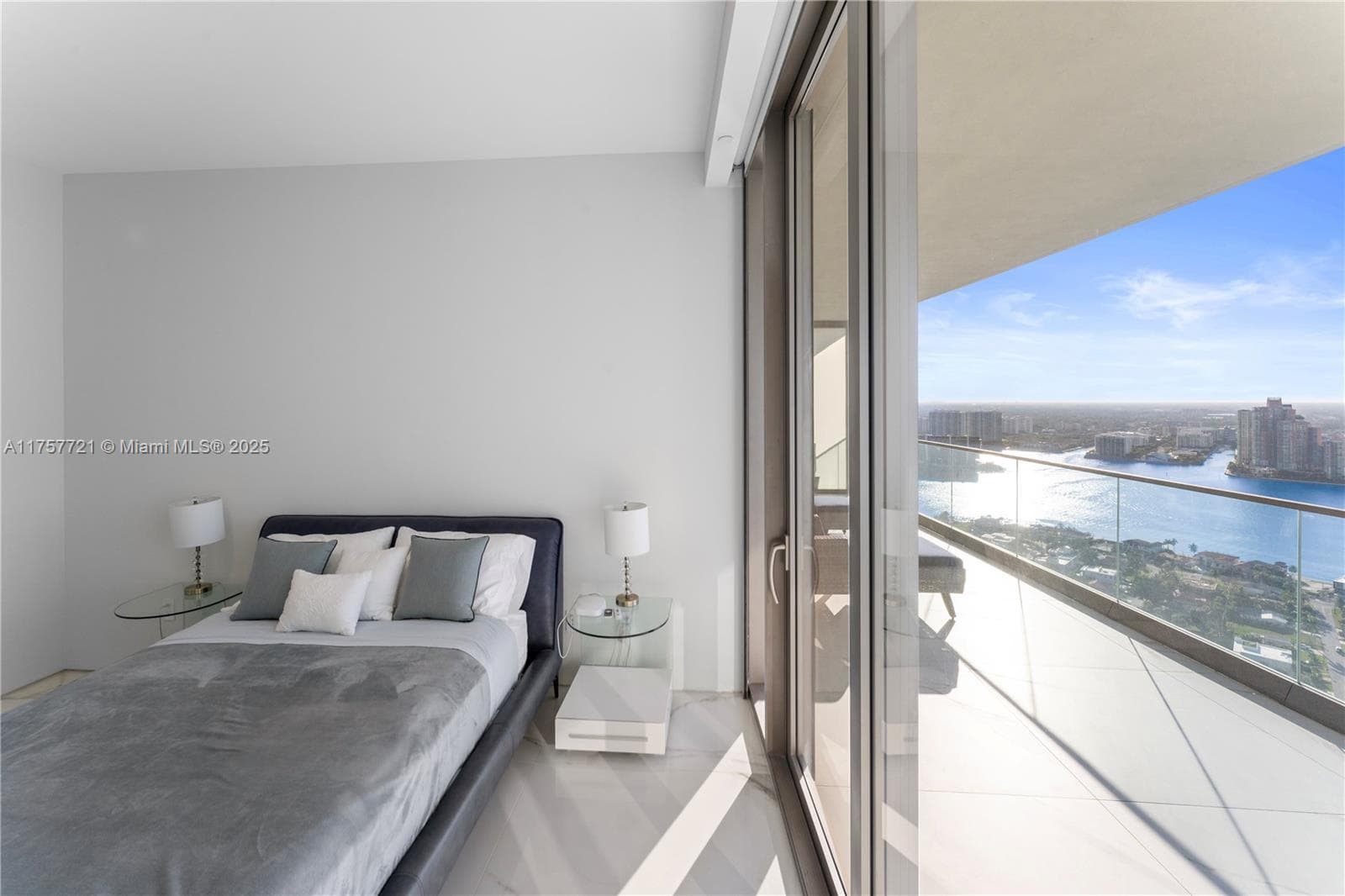 18975 Collins Ave # 3703, Sunny Isles Beach FL 33160 — 33