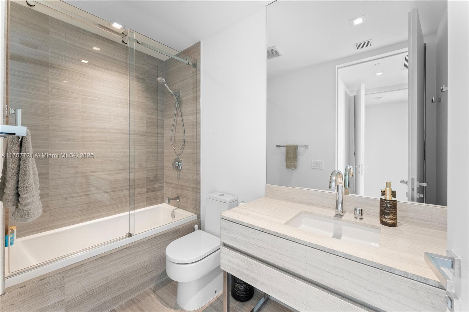 18975 Collins Ave # 3703, Sunny Isles Beach FL 33160 — 40
