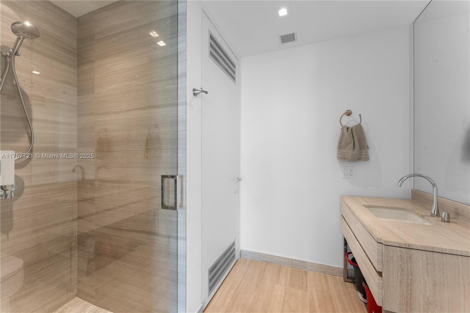 18975 Collins Ave # 3703, Sunny Isles Beach FL 33160 — 35