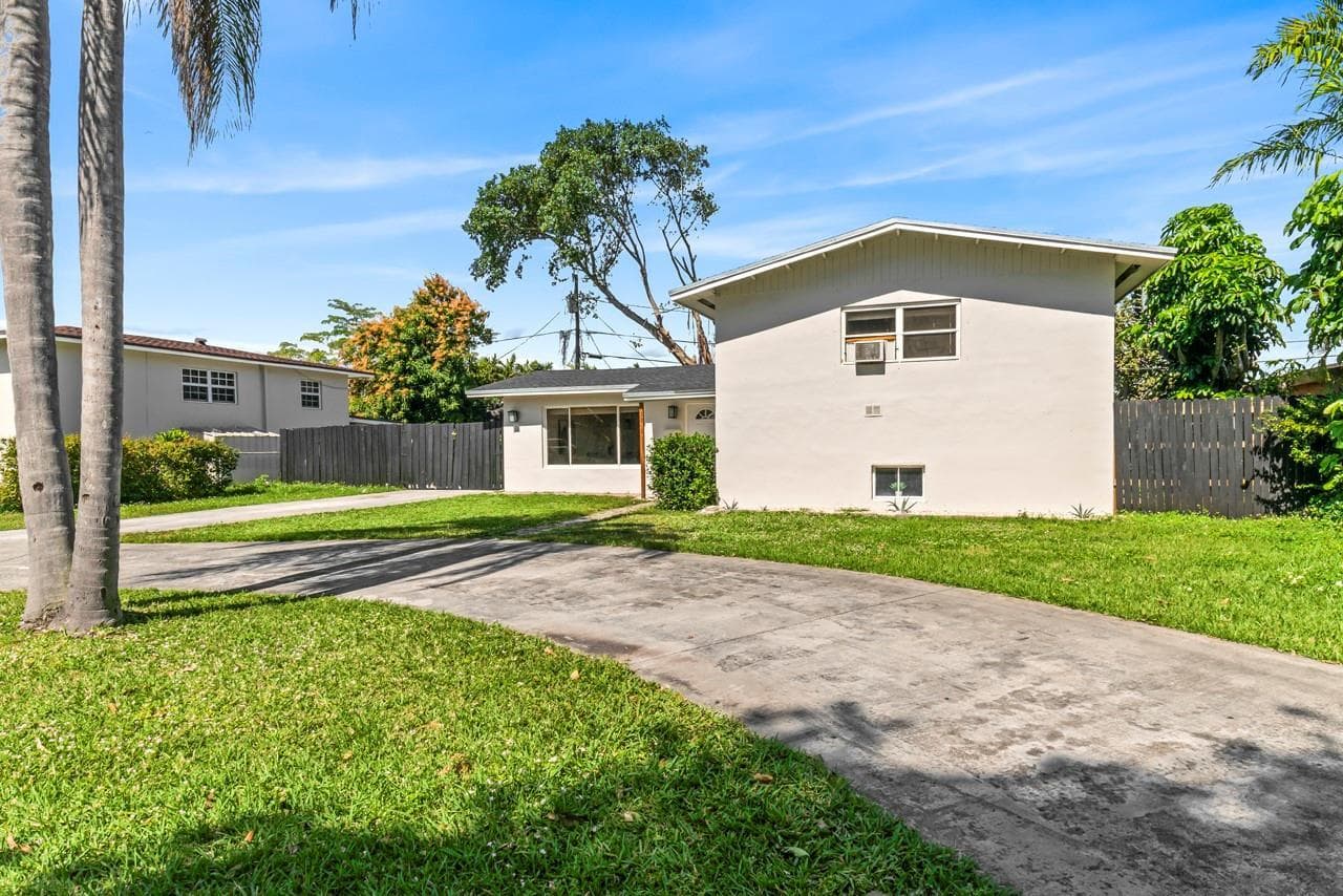 1215 NE 200th Street, Miami FL 33179 — 2