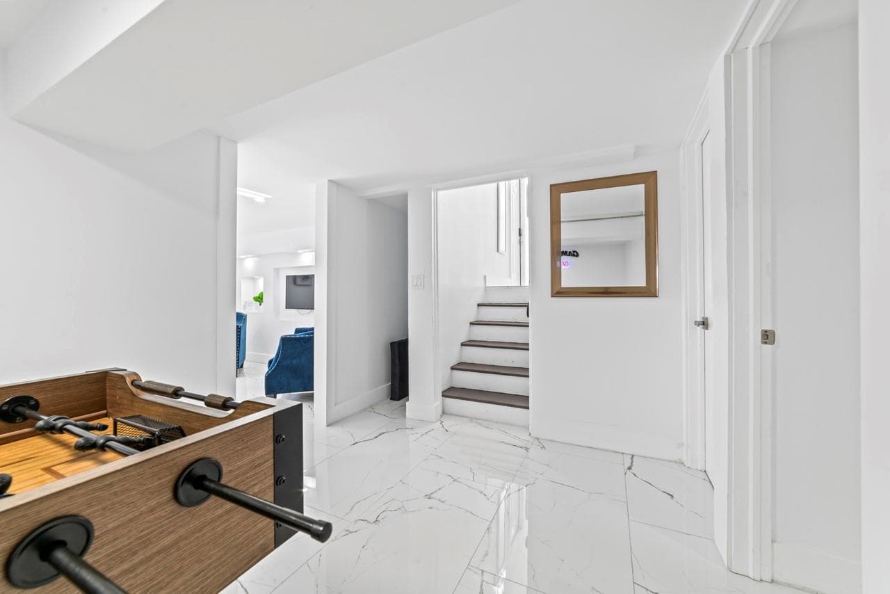 1215 NE 200th Street, Miami FL 33179 — 17