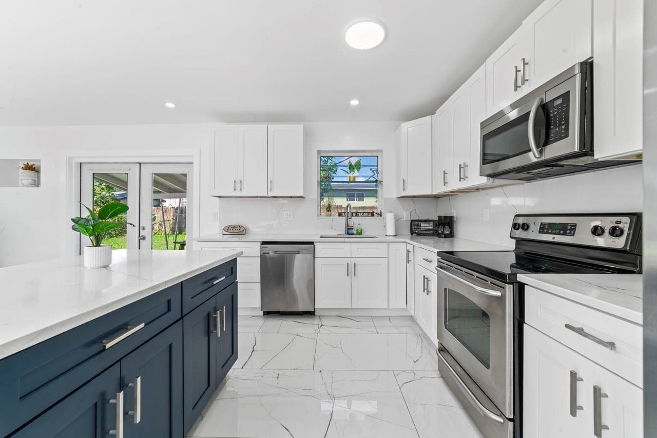 1215 NE 200th Street, Miami FL 33179 — 7