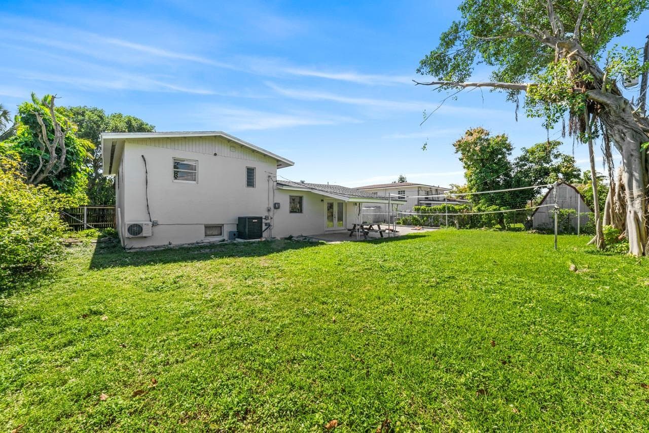 1215 NE 200th Street, Miami FL 33179 — 24