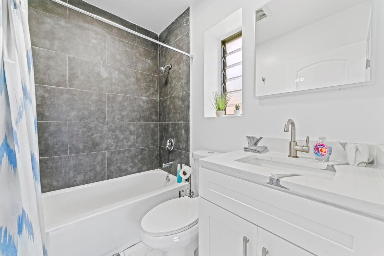 1215 NE 200th Street, Miami FL 33179 — 14