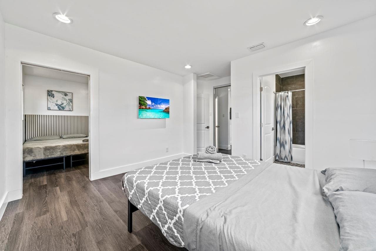 1215 NE 200th Street, Miami FL 33179 — 15