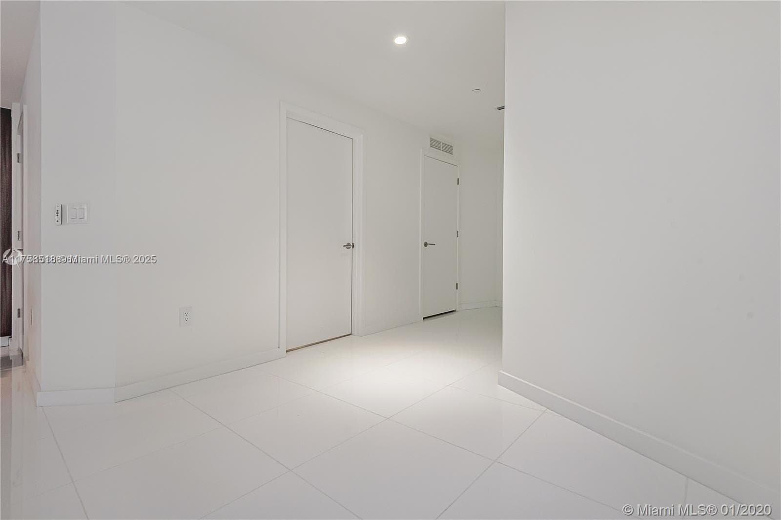 851 NE 1st Ave # 2600, Miami FL 33132 — 13