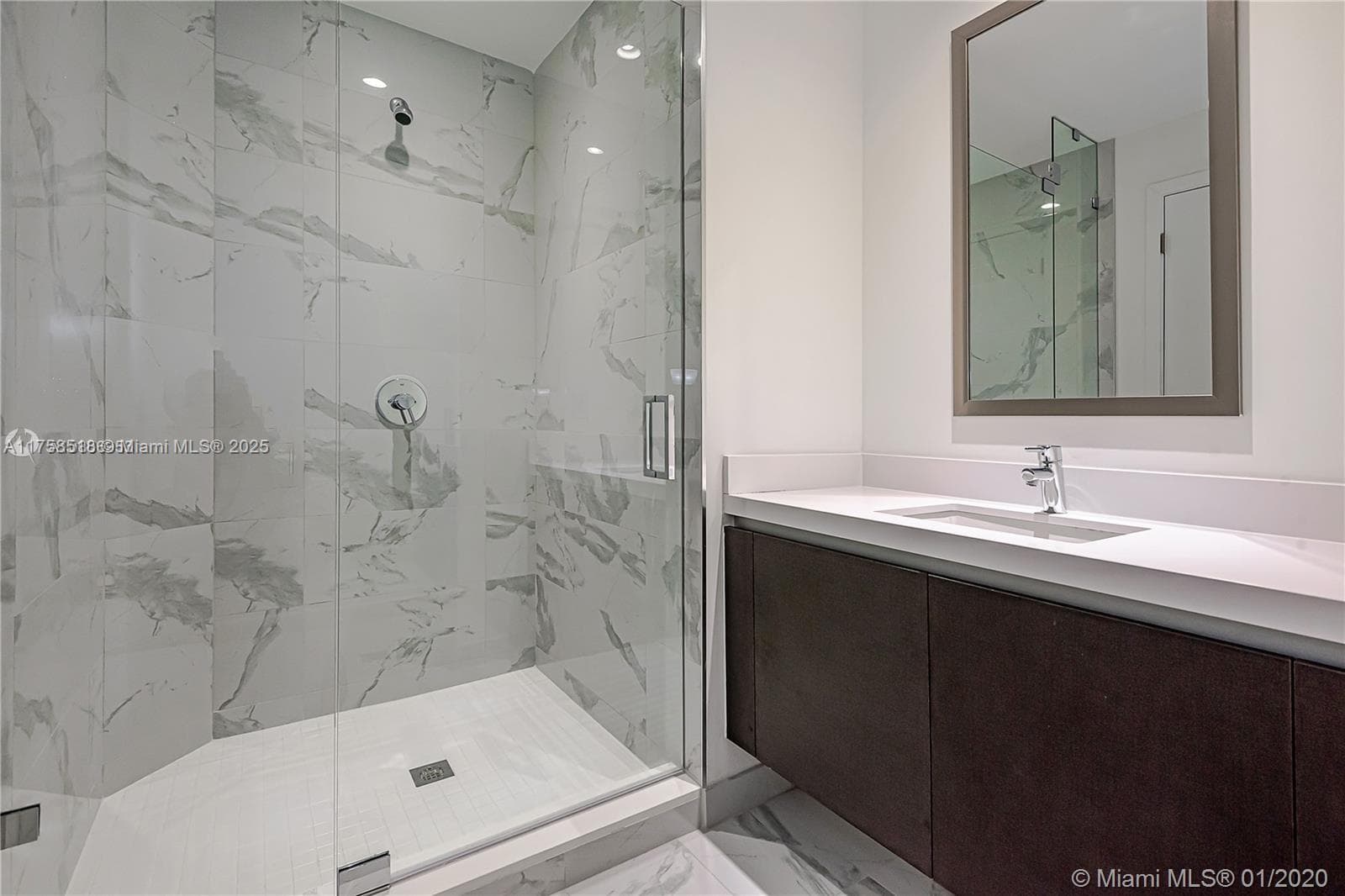 851 NE 1st Ave # 2600, Miami FL 33132 — 16