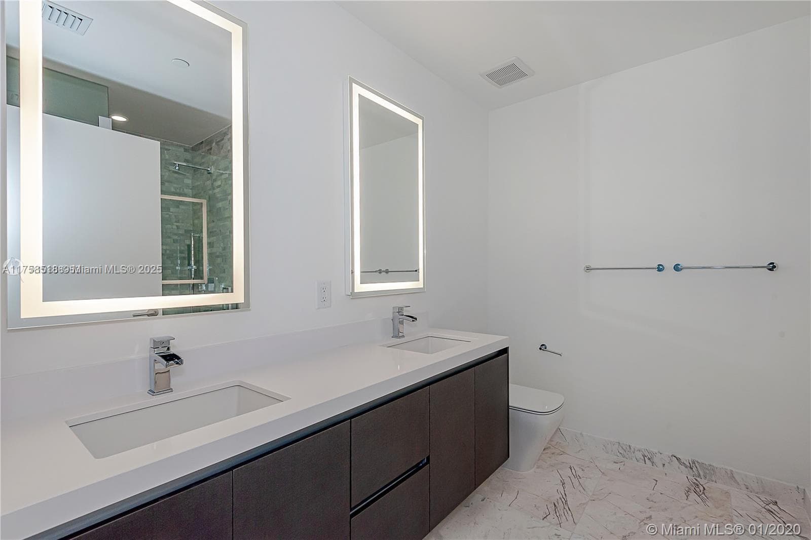 851 NE 1st Ave # 2600, Miami FL 33132 — 22