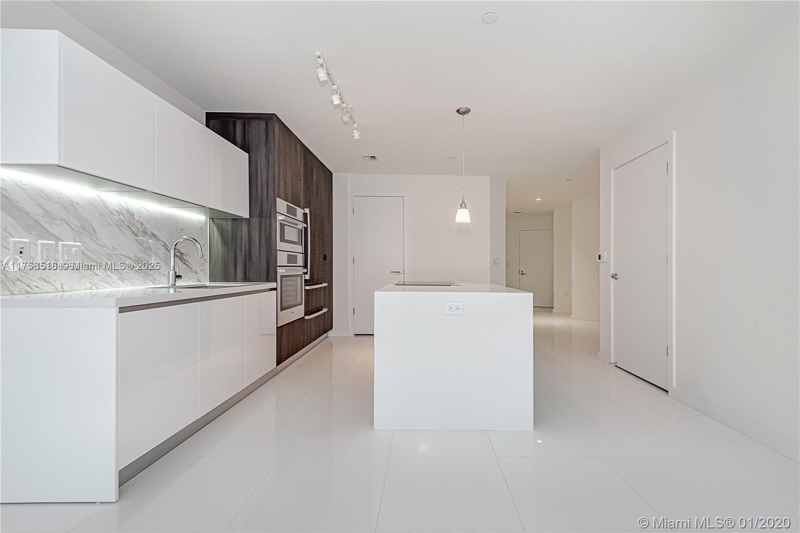 851 NE 1st Ave # 2600, Miami FL 33132 — 7