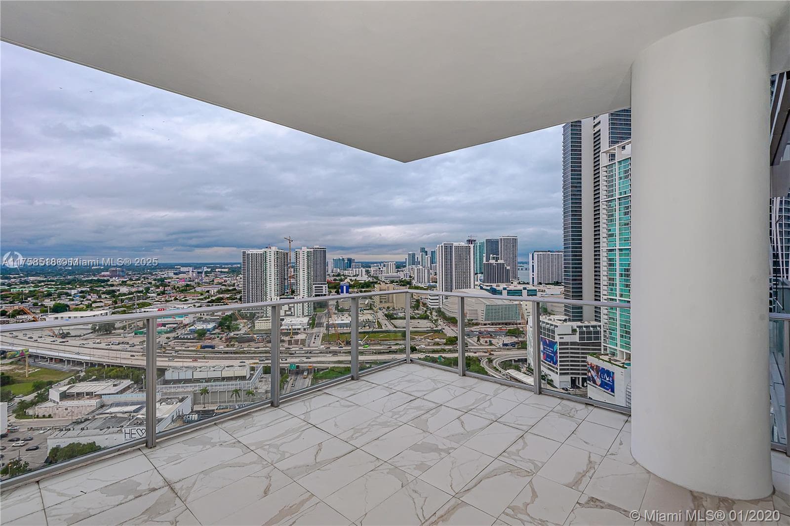 851 NE 1st Ave # 2600, Miami FL 33132 — 1