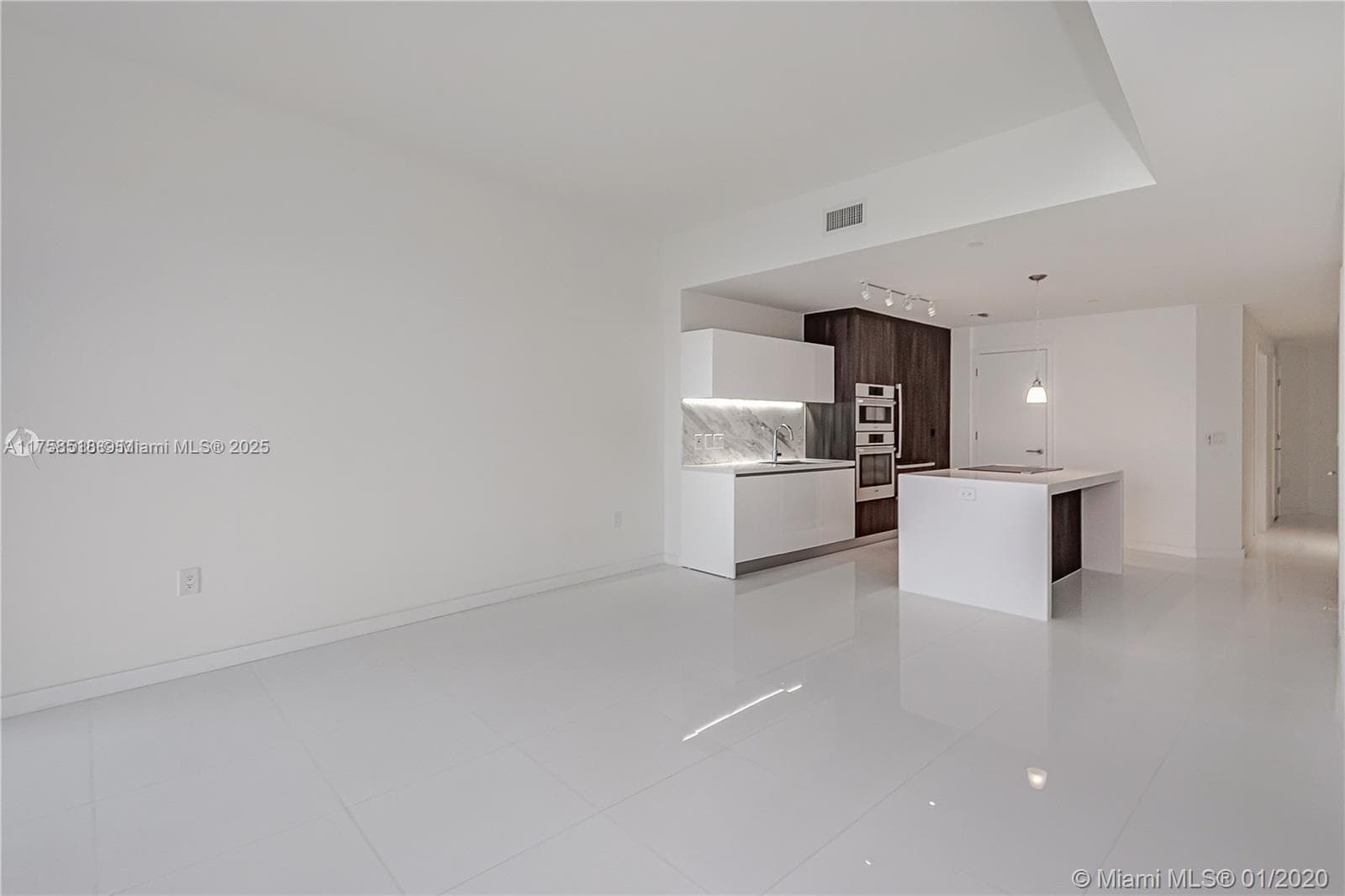 851 NE 1st Ave # 2600, Miami FL 33132 — 5