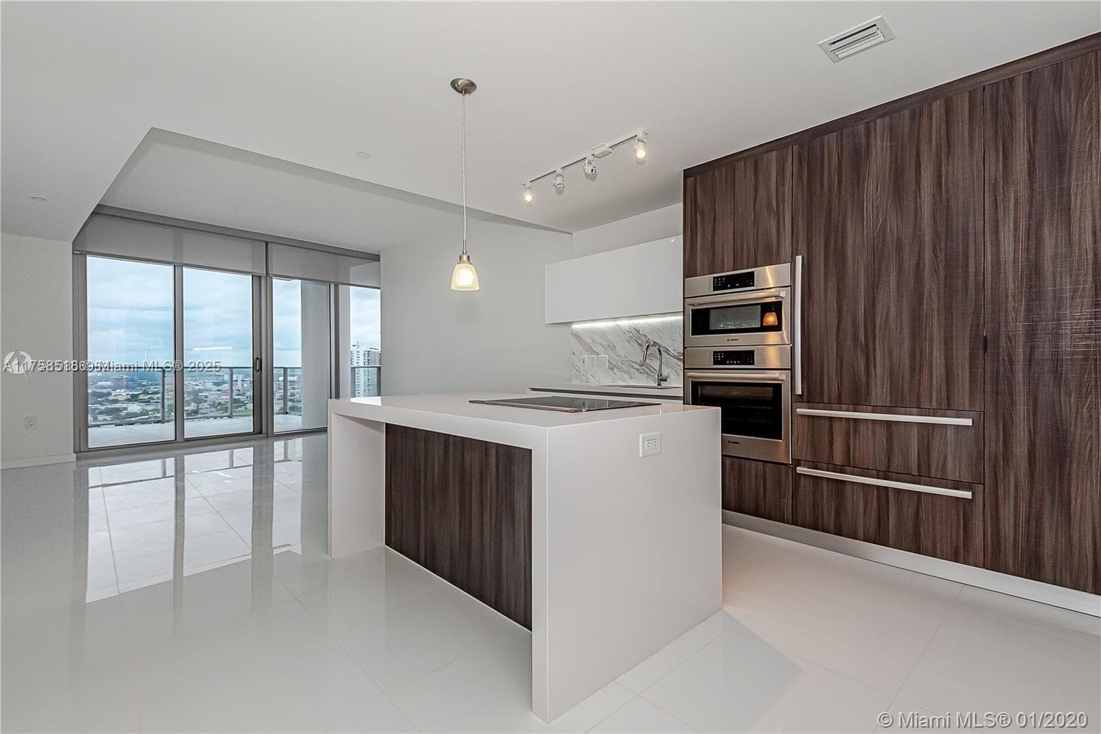 851 NE 1st Ave # 2600, Miami FL 33132 — 9