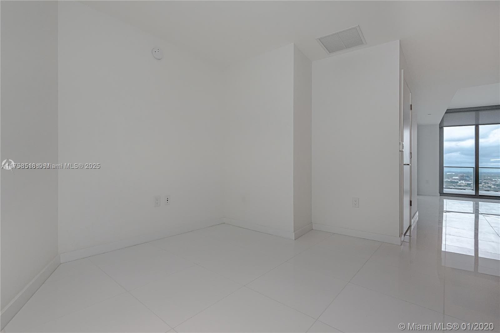 851 NE 1st Ave # 2600, Miami FL 33132 — 14