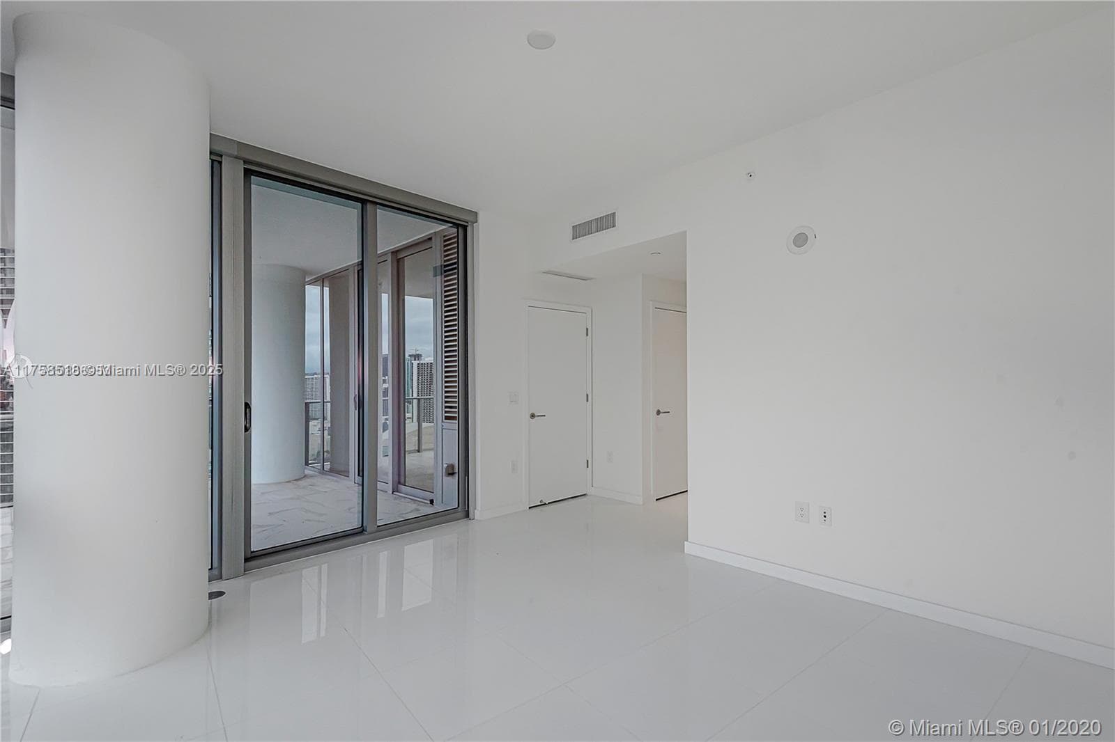 851 NE 1st Ave # 2600, Miami FL 33132 — 19