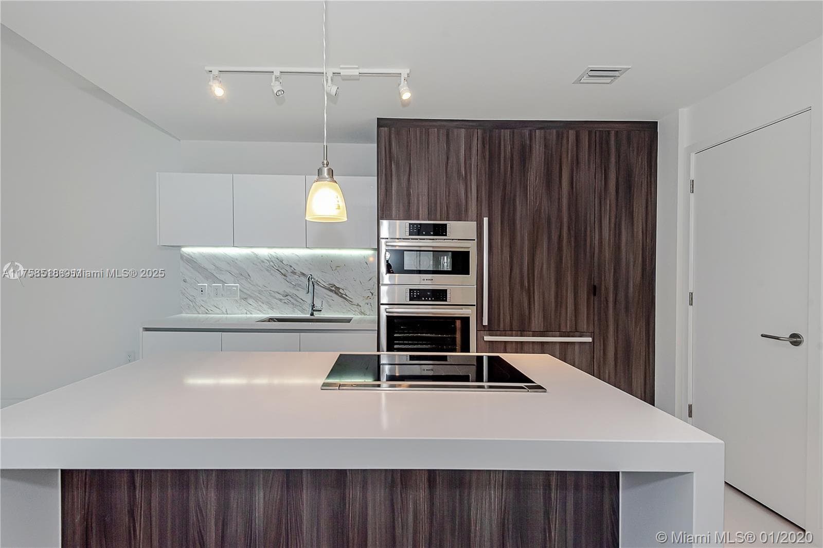 851 NE 1st Ave # 2600, Miami FL 33132 — 8