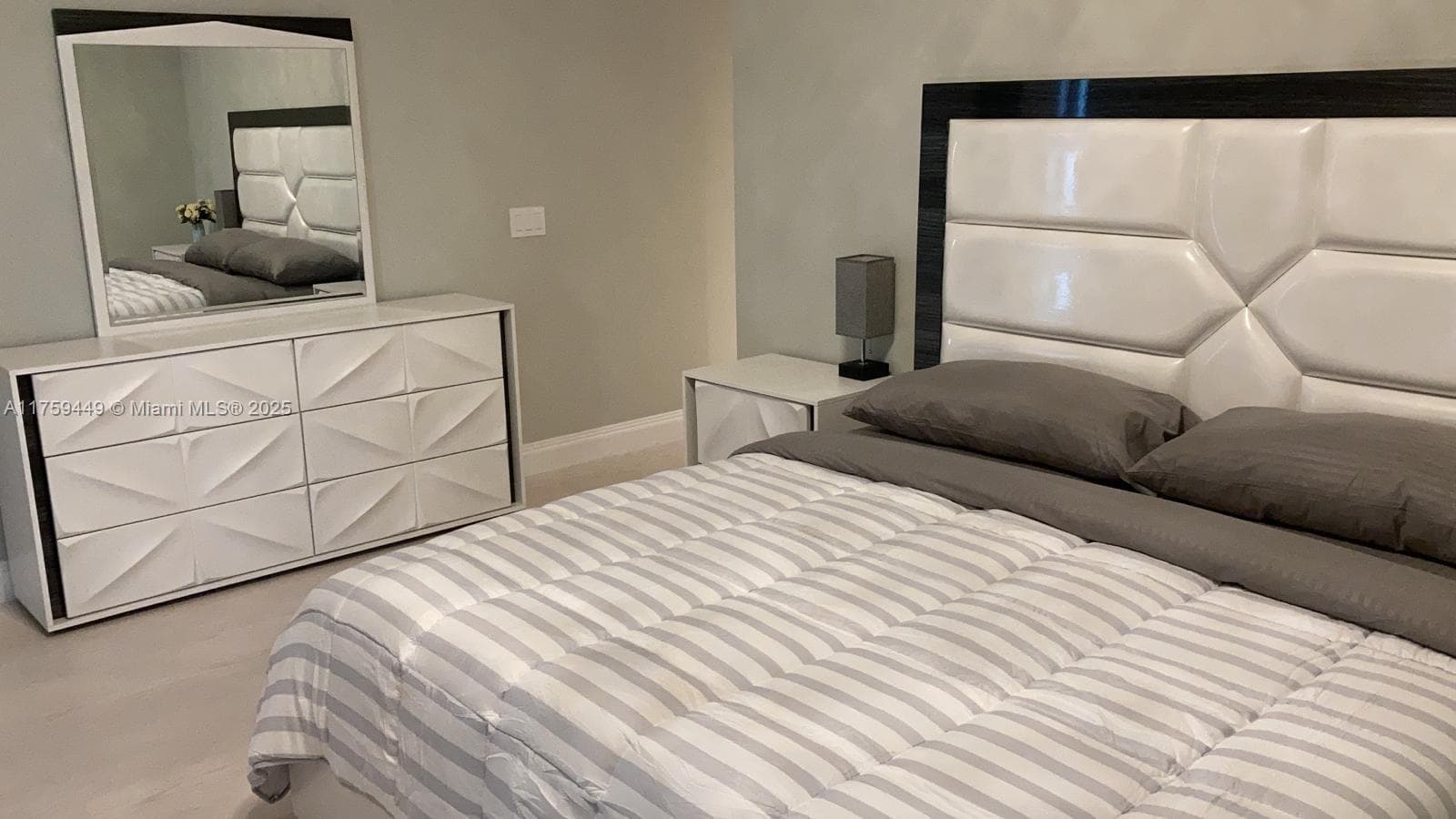 18975 SE Collins Ave # 3405, Sunny Isles Beach FL 33160 — 22