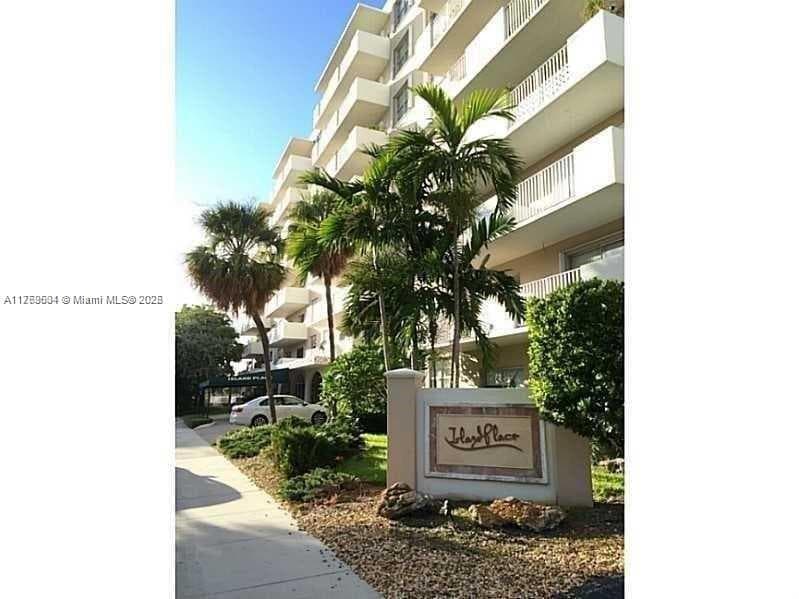 1455 N Treasure Dr # 4O, North Bay Village FL 33141 — 8