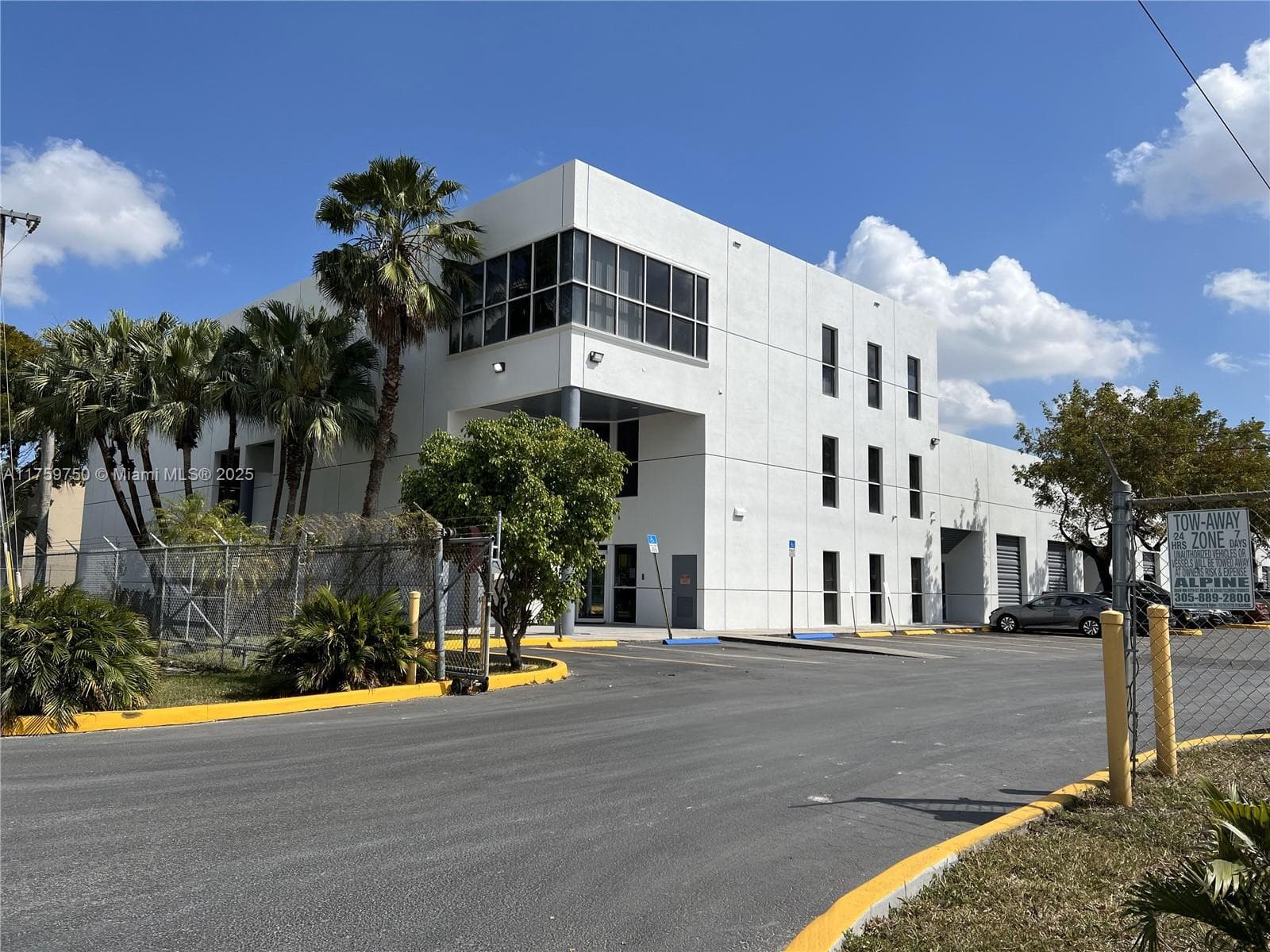 7860 NW 71st St, Medley FL 33166 — 1