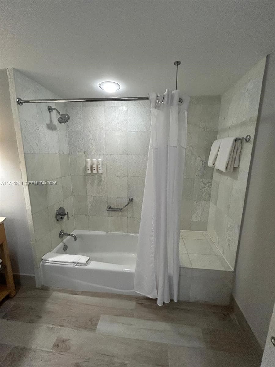 18683 Collins Ave # 1706, Sunny Isles Beach FL 33160 — 32