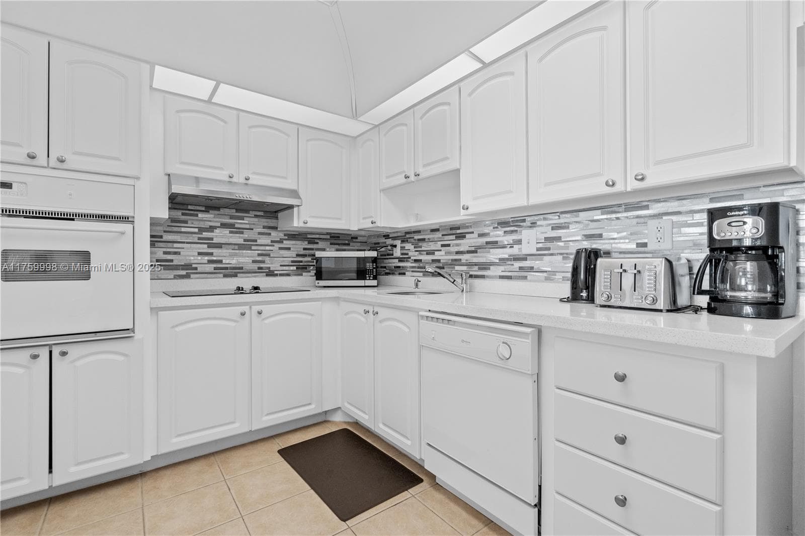 19370 Collins Ave # 614, Sunny Isles Beach FL 33160 — 10