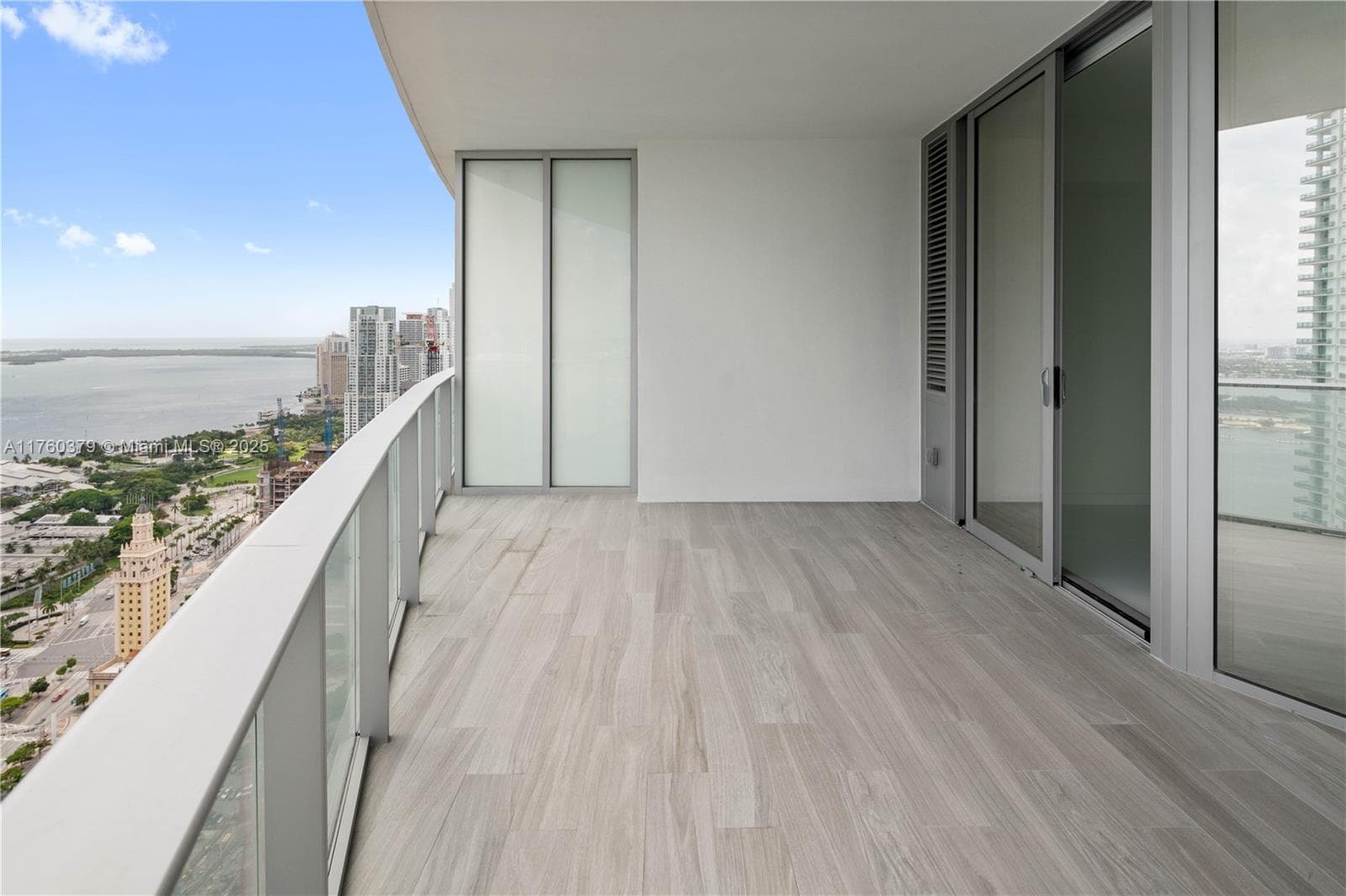 851 NE 1st Ave # 4203, Miami FL 33132 — 27