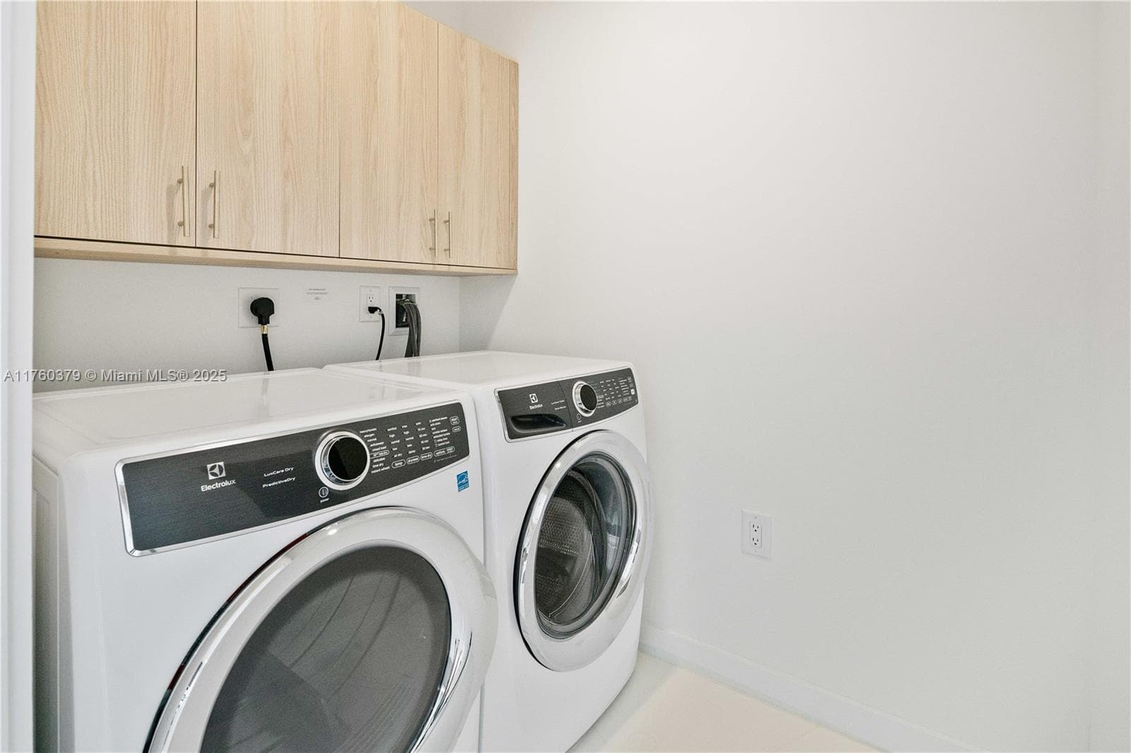 851 NE 1st Ave # 4203, Miami FL 33132 — 16