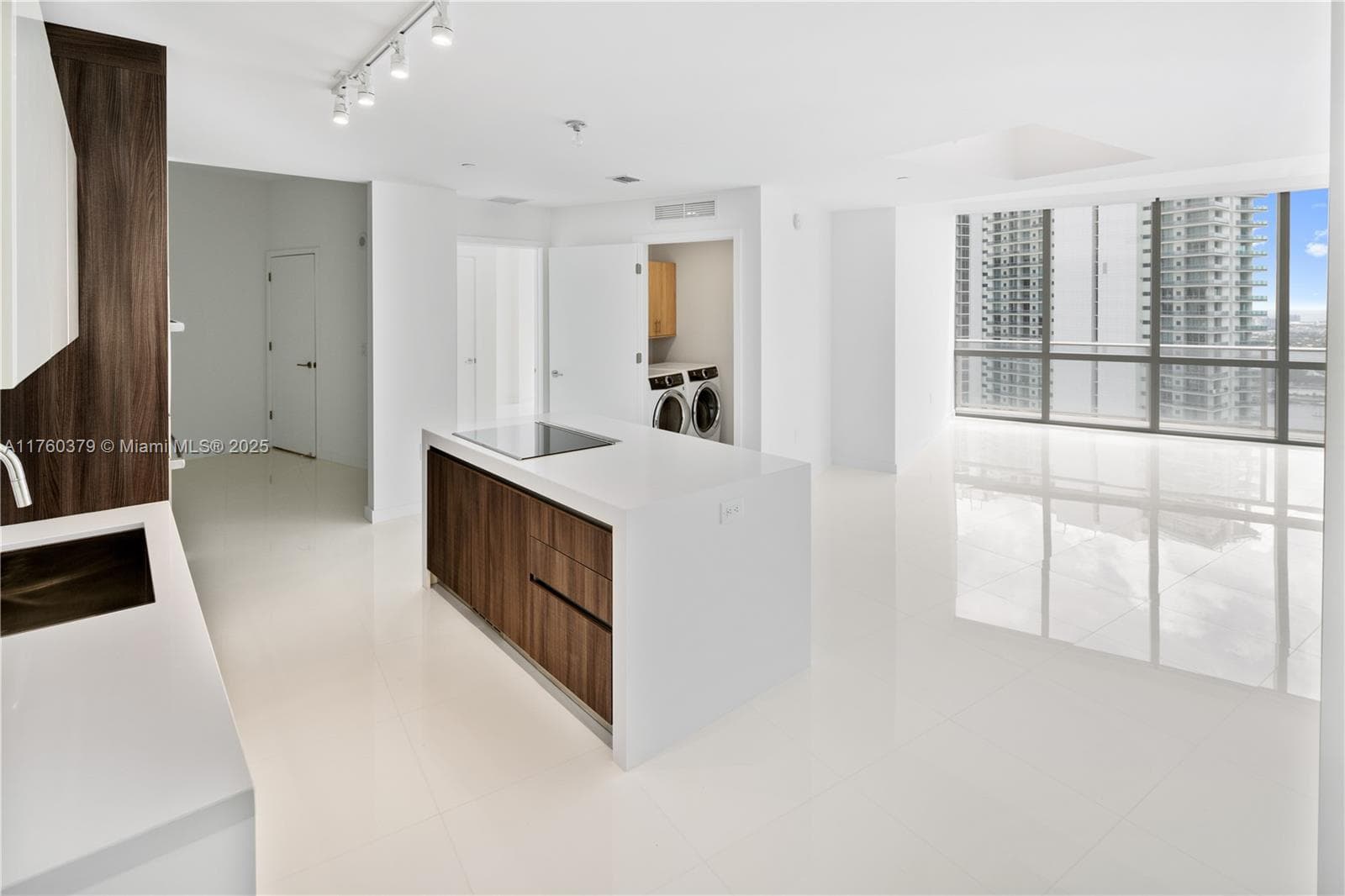 851 NE 1st Ave # 4203, Miami FL 33132 — 1