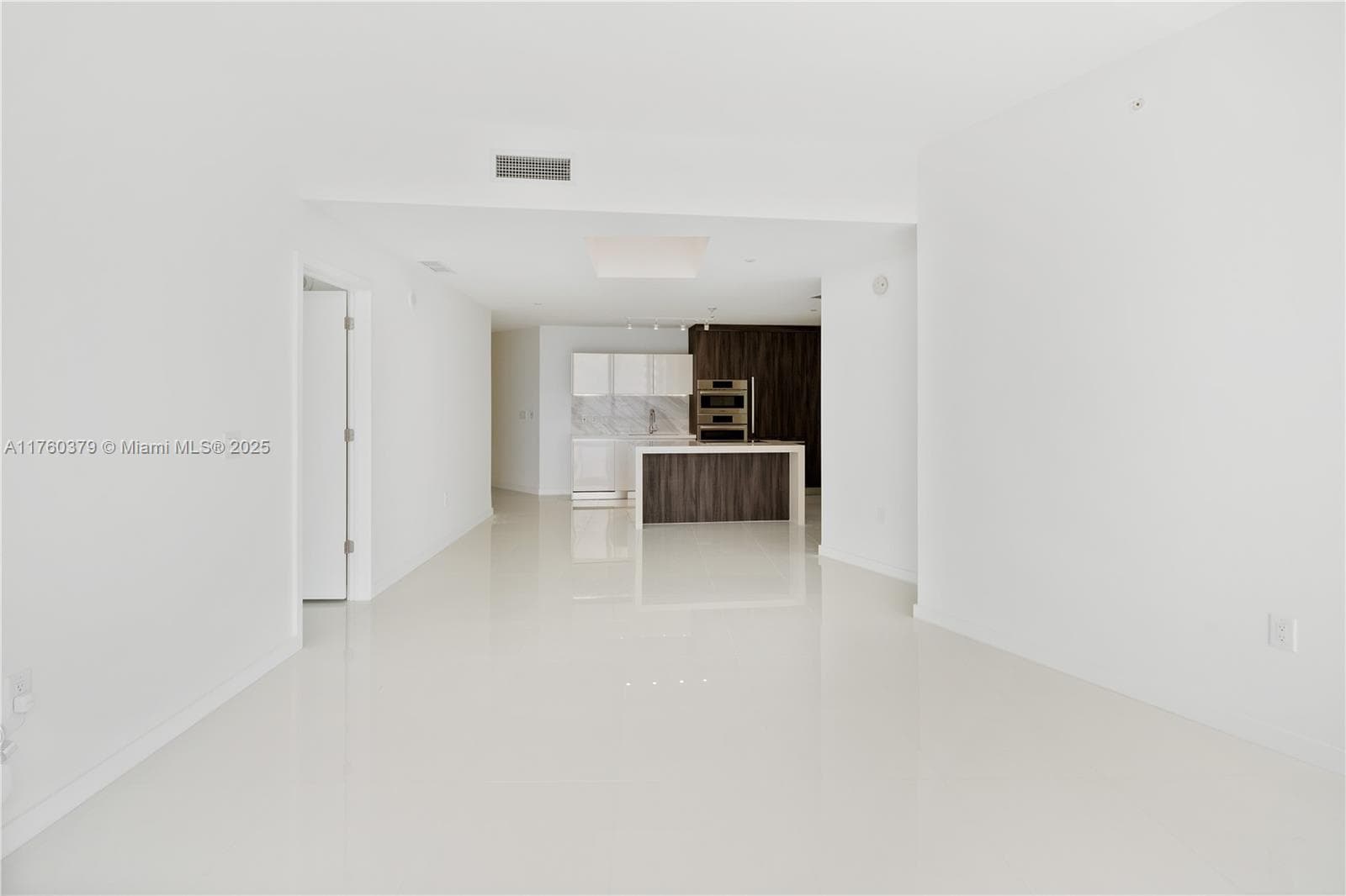 851 NE 1st Ave # 4203, Miami FL 33132 — 5
