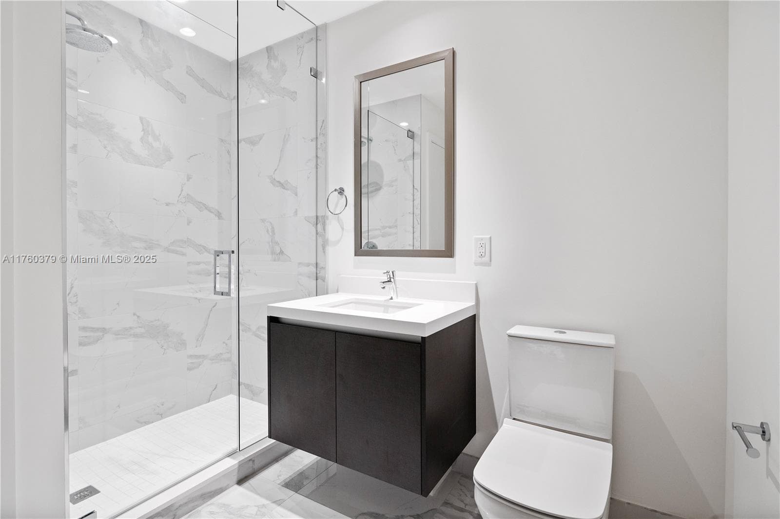 851 NE 1st Ave # 4203, Miami FL 33132 — 24