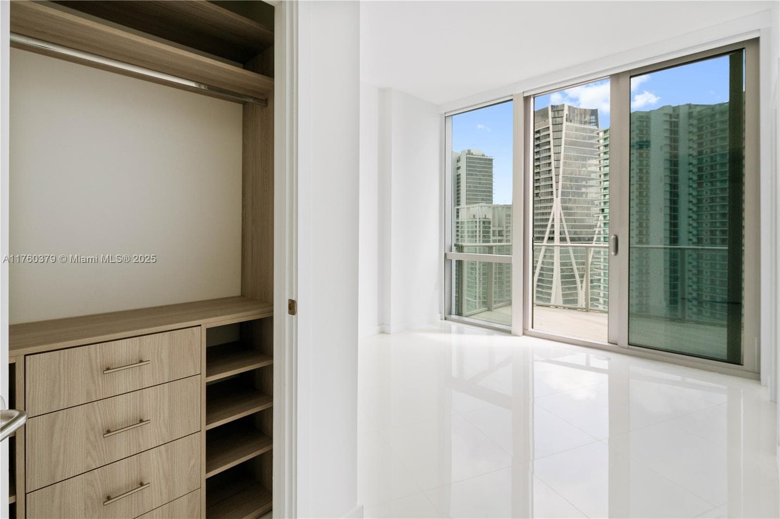 851 NE 1st Ave # 4203, Miami FL 33132 — 10
