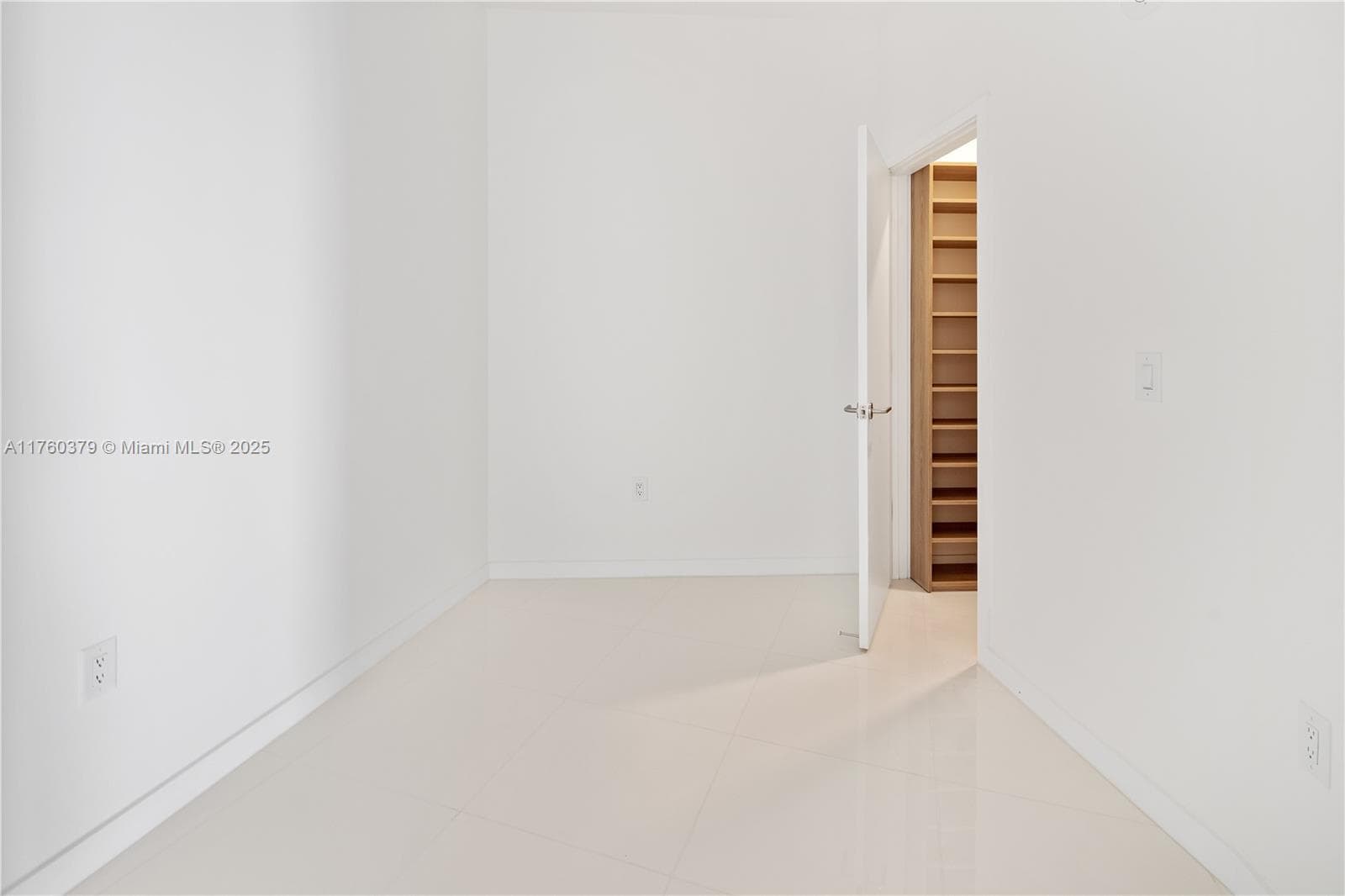 851 NE 1st Ave # 4203, Miami FL 33132 — 8