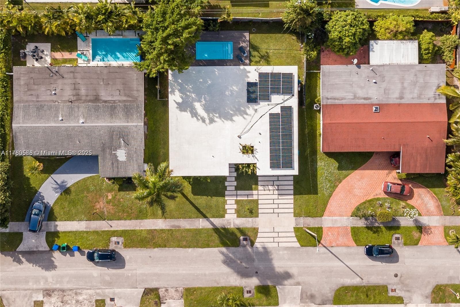 19600 NE 19th Ave, Miami FL 33179 — 34