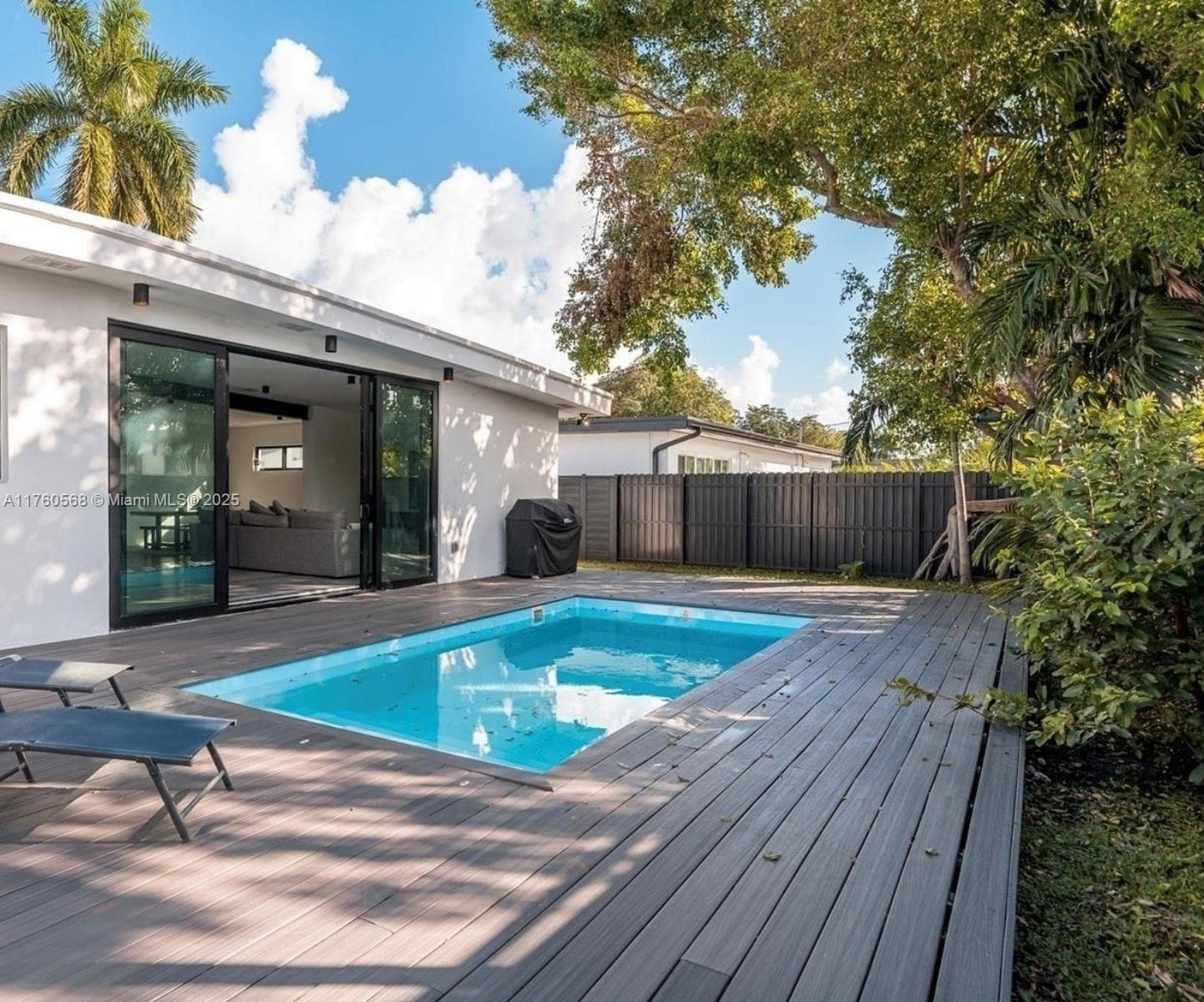 19600 NE 19th Ave, Miami FL 33179 — 31