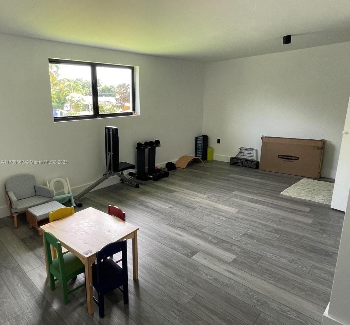 19600 NE 19th Ave, Miami FL 33179 — 29