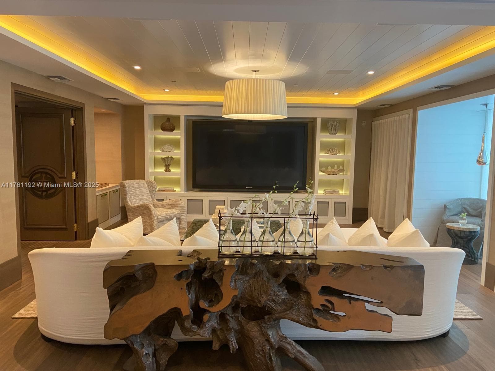 125 Ocean Dr # 0303, Miami Beach FL 33139 — 29