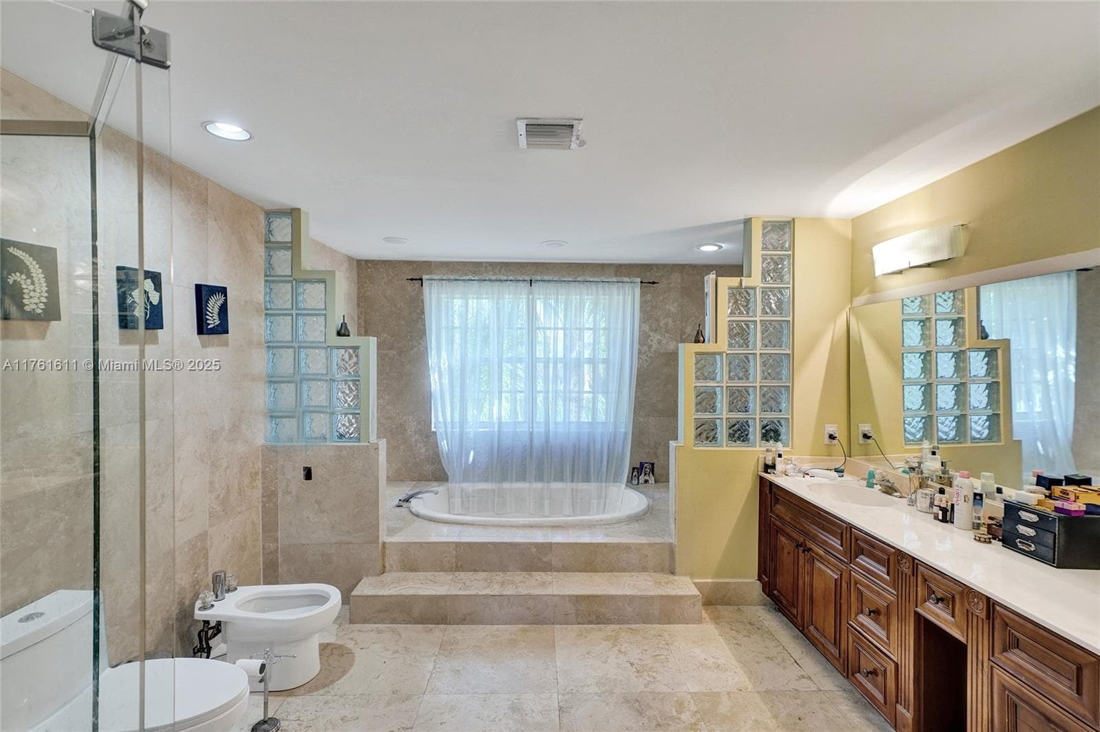 10643 NW 54th St, Doral FL 33178 — 16