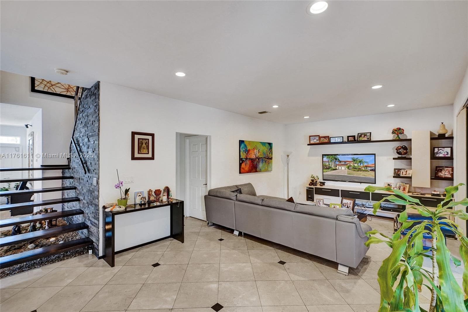 10643 NW 54th St, Doral FL 33178 — 7