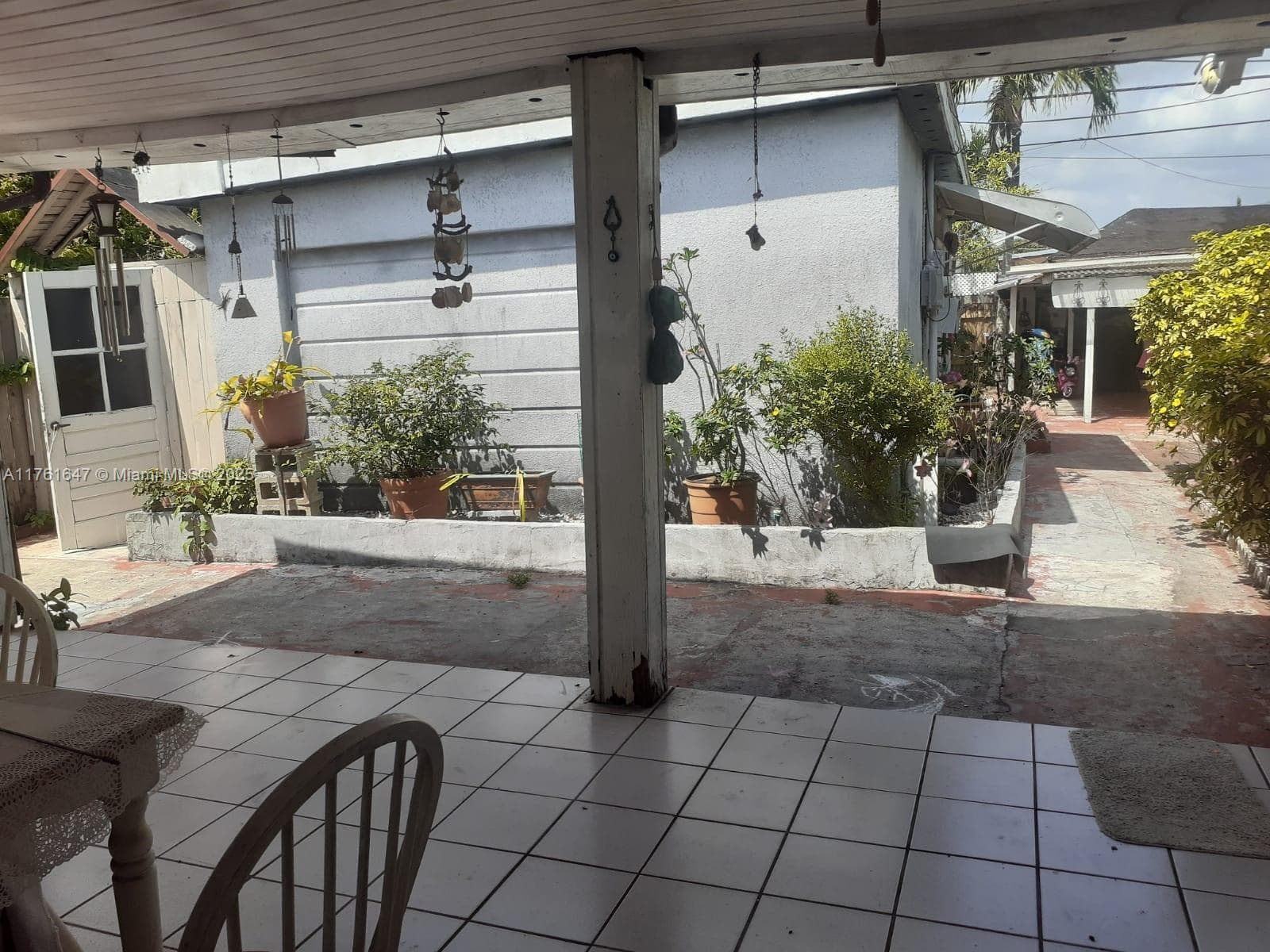 625 E 28th St, Hialeah FL 33013 — 4