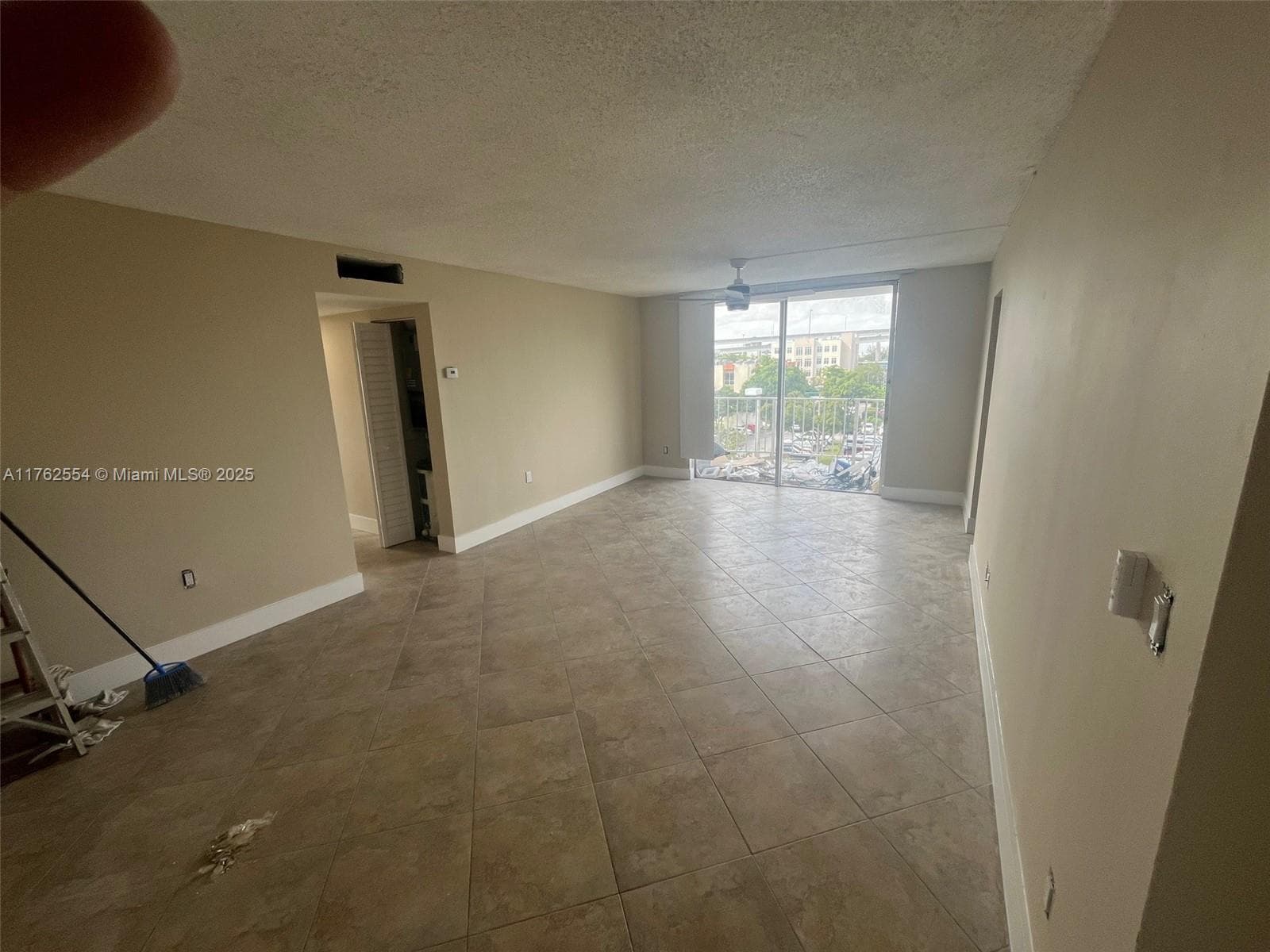 498 NW 165th St # 501, Miami FL 33169 — 2