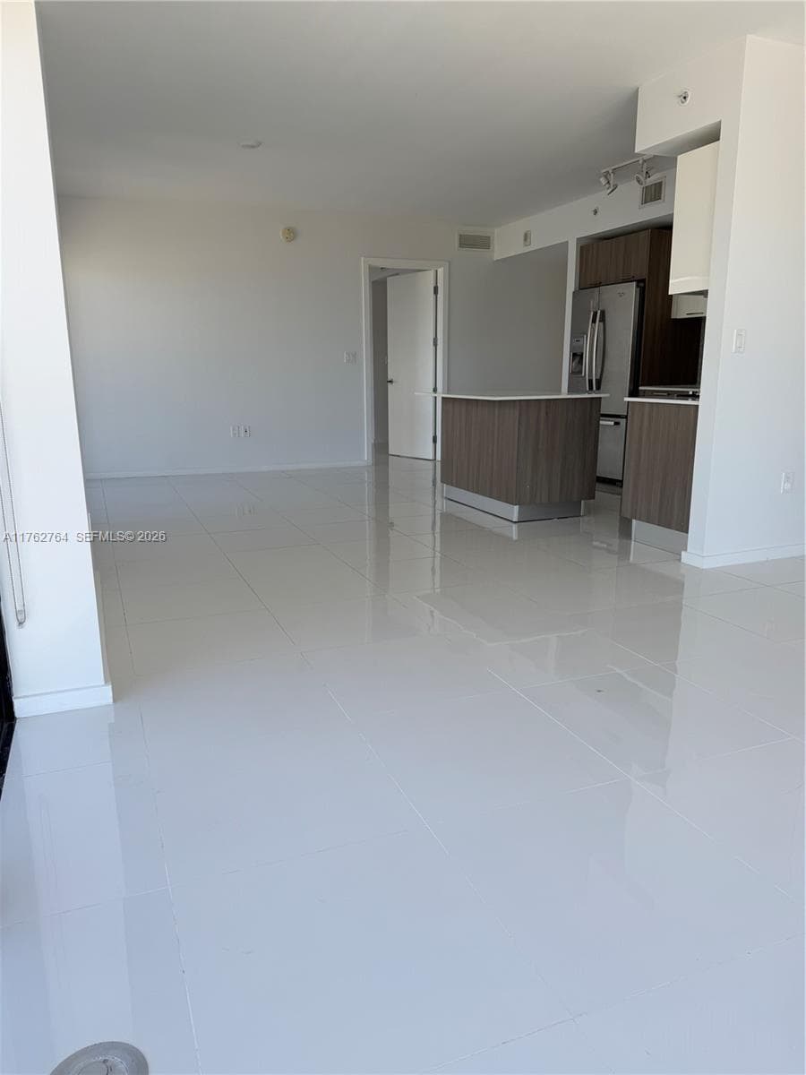 5252 NW 85th Ave # 511, Doral FL 33166 — 7