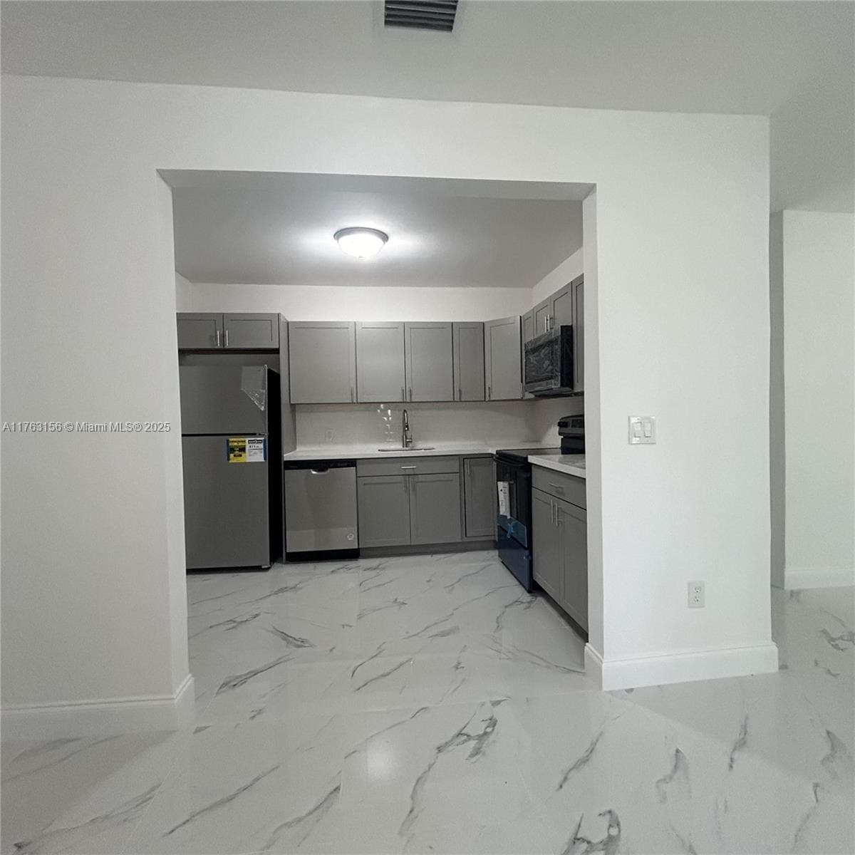 205 Seaman Ave, Opa-Locka FL 33054 — 6