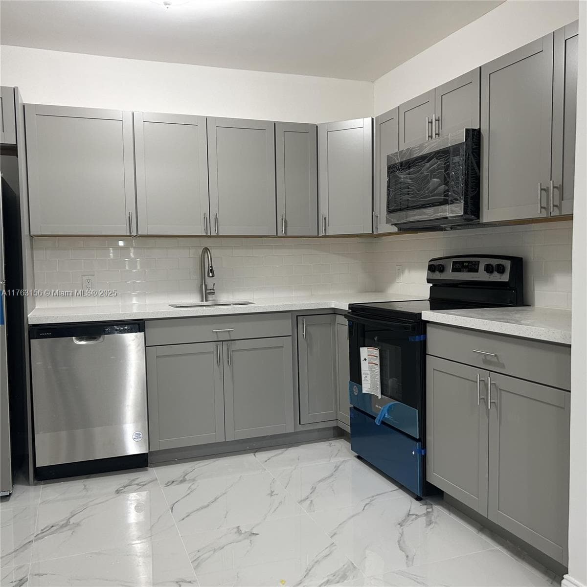 205 Seaman Ave, Opa-Locka FL 33054 — 14