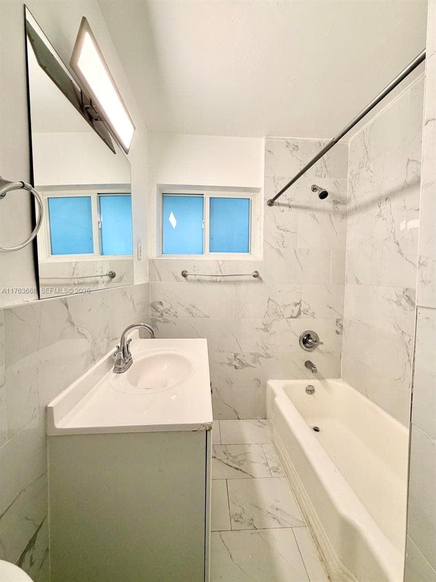 929 SW 12th Ave, Miami FL 33130 — 14