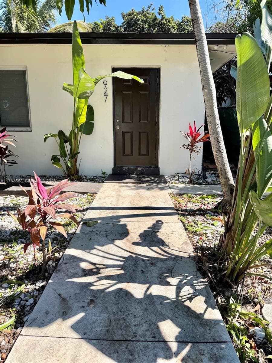 929 SW 12th Ave, Miami FL 33130 — 4