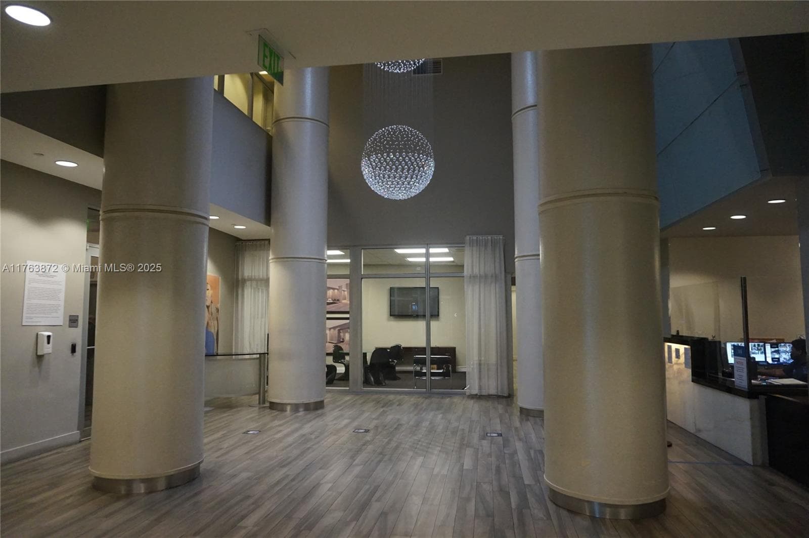 1750 N Bayshore Dr # 2215, Miami FL 33132 — 2