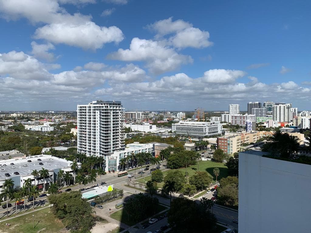 1750 N Bayshore Dr # 2215, Miami FL 33132 — 12