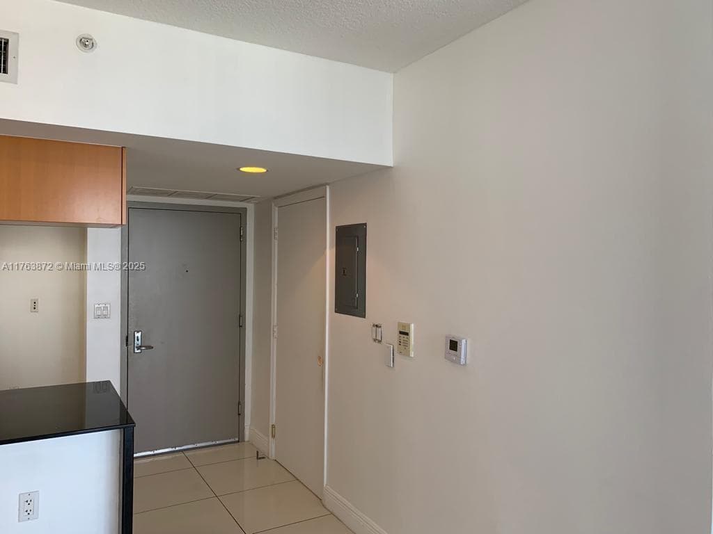 1750 N Bayshore Dr # 2215, Miami FL 33132 — 7