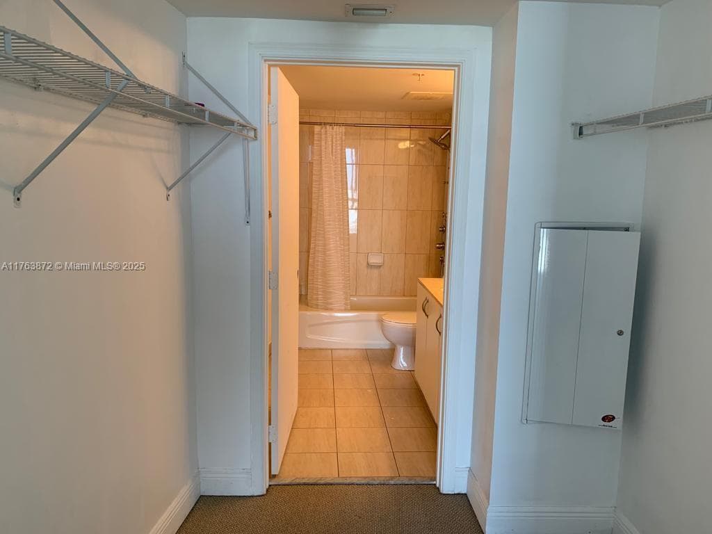 1750 N Bayshore Dr # 2215, Miami FL 33132 — 9