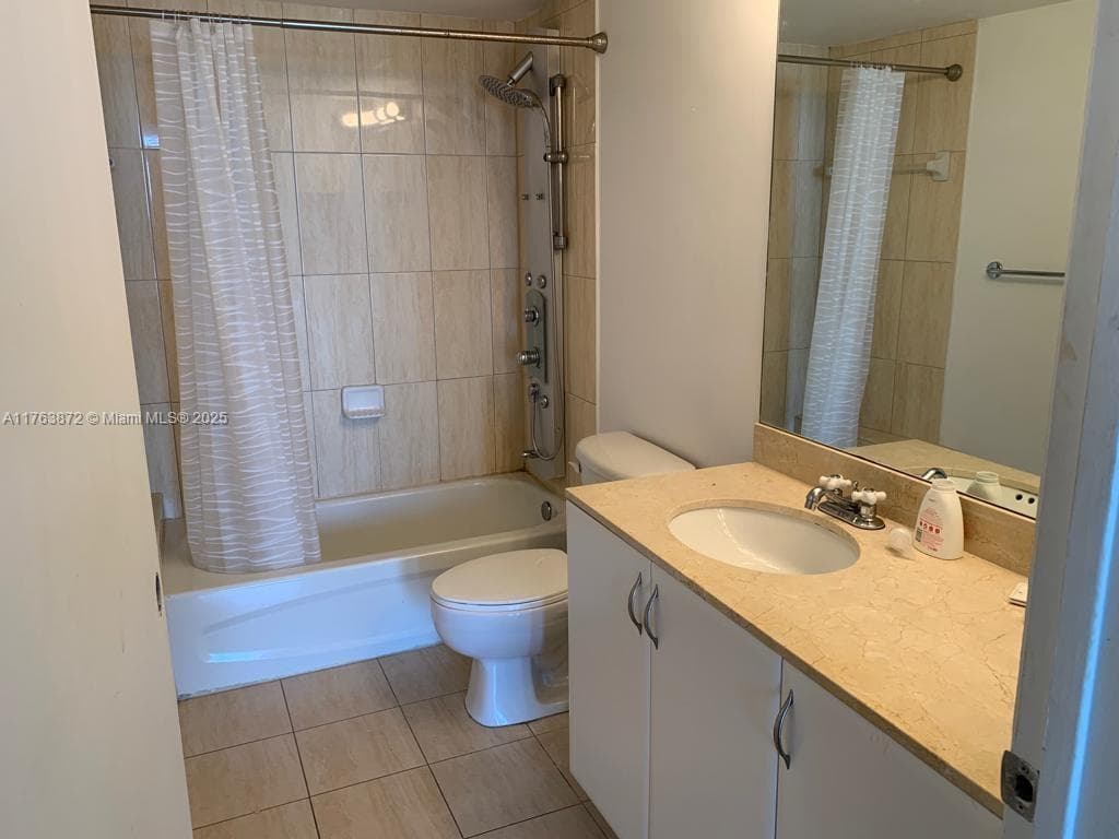 1750 N Bayshore Dr # 2215, Miami FL 33132 — 10
