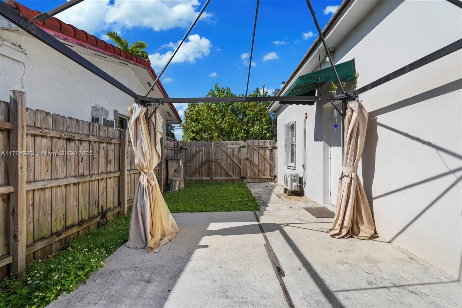 5810 SW 22nd St, Miami FL 33155 — 28